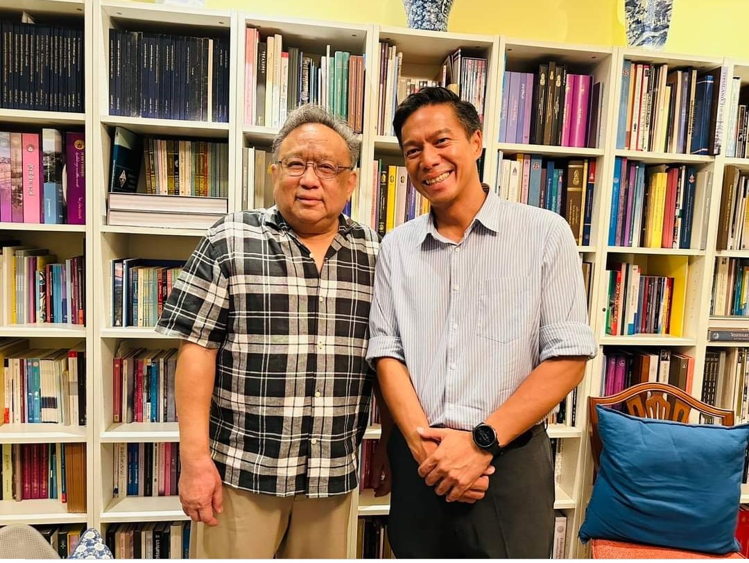 เลขาพรรคเป็นธรรมเข้าพบ"อ.ธงทอง"ขอความรู้กม.บ้านเมือง-ประวัติศาสตร์