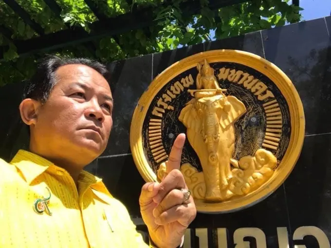  'ศรีสุวรรณ' สวนคณะทัวร์เอาเวลาไปช่วย 'ผู้ว่าฯ' วิดน้ำดีกว่า
