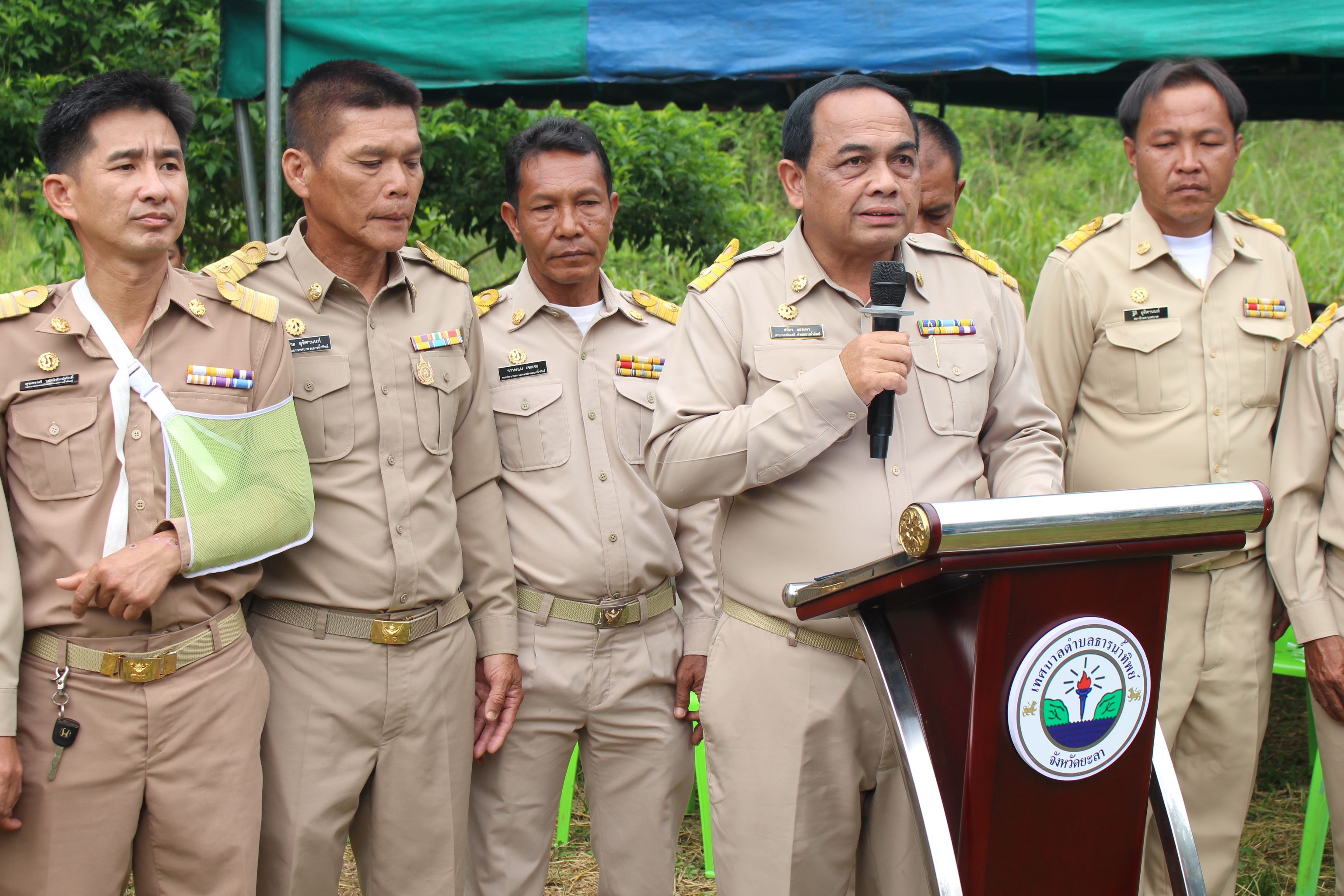 ประมงยะลาร่วมกับตำบลธารน้ำทิพย์อำเภอเบตงร่วมปล่อยพันธุ์สัตว์น้ำ 200,000 ตัว เนื่องในวันประมงแห่งชาติ