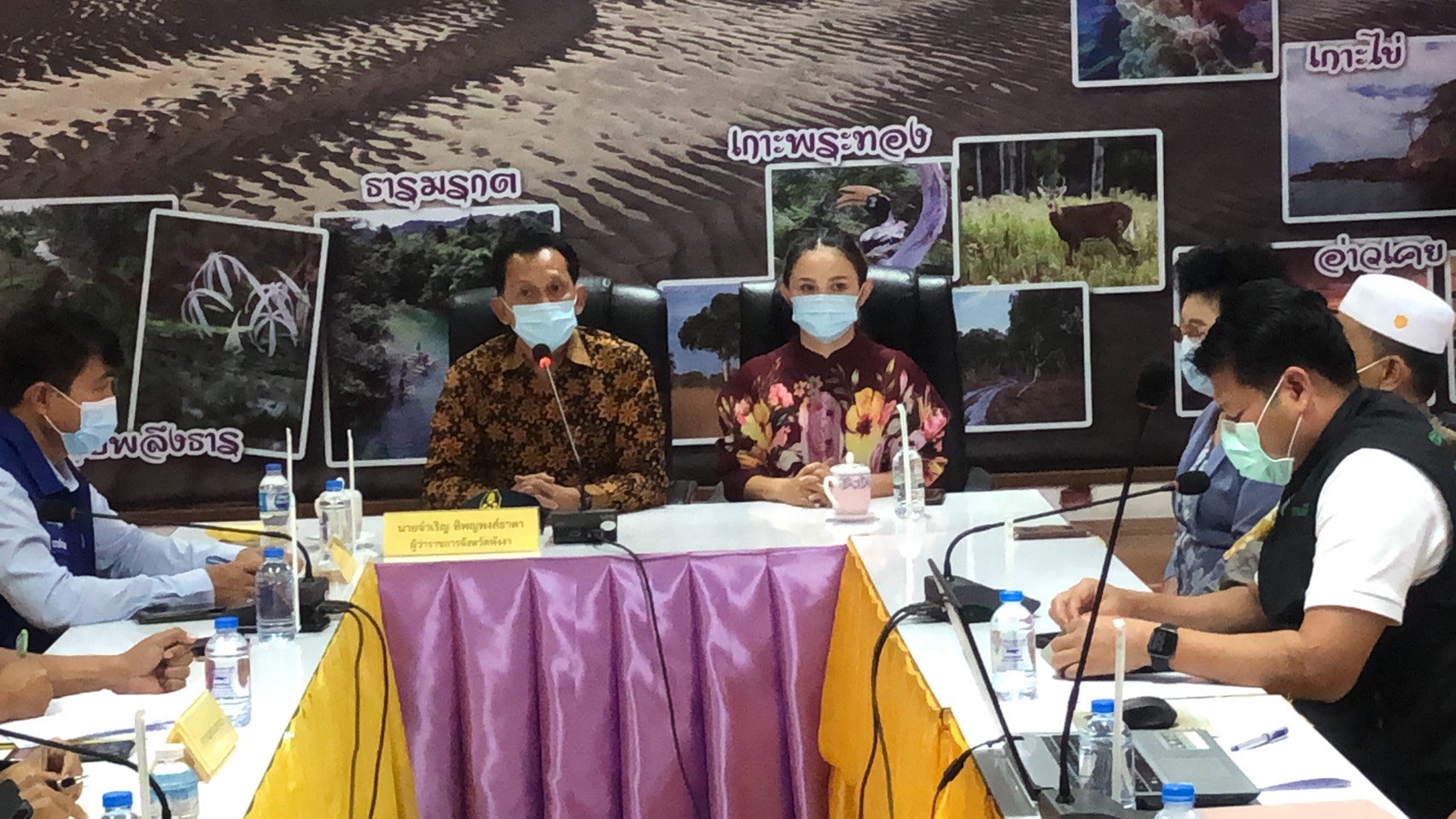 พ่อเมืองพังงาลงพื้นที่ตรวจสั่งปิดชุมชนบ้านหินลาดอำเภอคุระบุรี