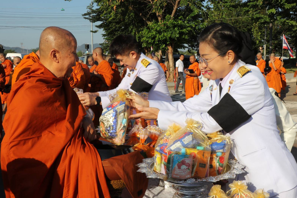 กาญจนบุรีจัดพิธีเจริญพระพุทธมนต์–ตักบาตรถวายพระพร เจ้าฟ้าพัชรกิติยาภา เนื่องในวันคล้ายวันประสูติ