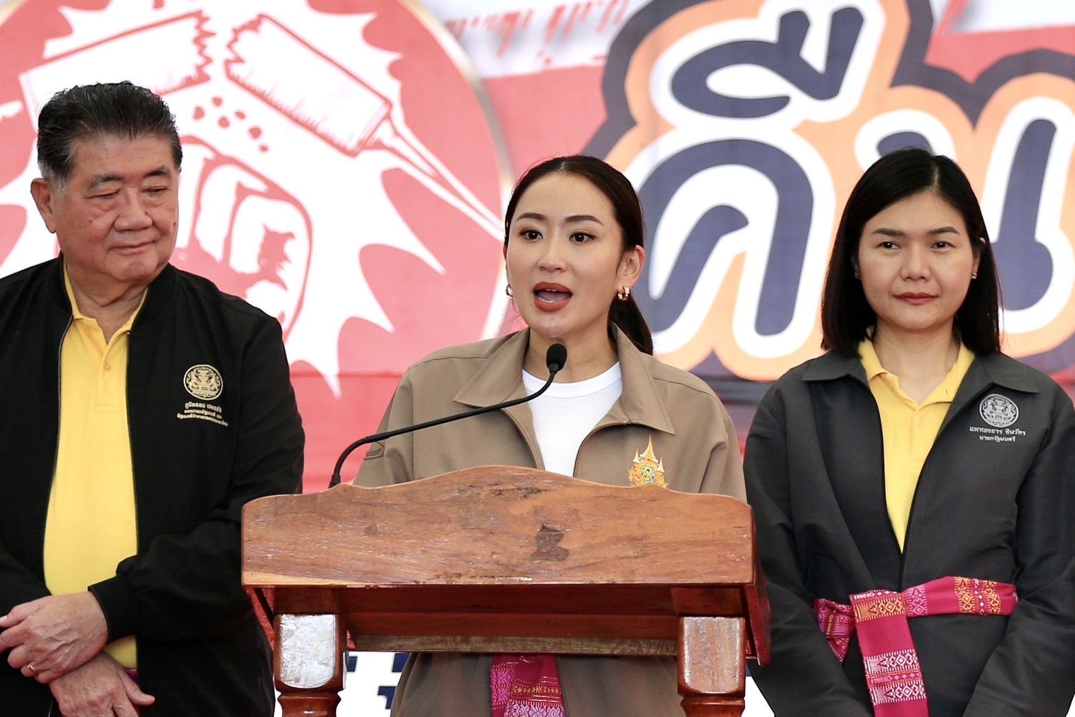 นายกรัฐมนตรีพร้อมคณะ ตรวจติดตาม “ร้อยเอ็ดโมเดล” ขับเคลื่อนการแก้ไขปัญหายาเสพติด ในพื้นที่