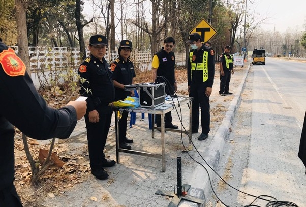ขนส่งอุตรดิตถ์   คุมเข้มรถทุกประเภทไม่ให้มีควันดำเกินมาตรฐาน 