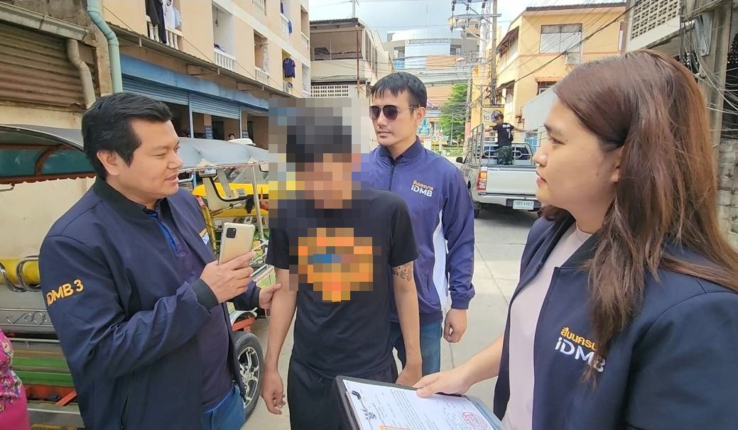  จับ "โด้ วัดด่าน" แก๊งยิงคู่อริกลาง ถนนลาซาล-แบริ่ง อ้างว่าแค่นั่งซ้อนท้ายรถ จยย.เพื่อนไป