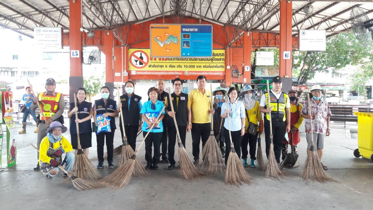 เทศบาลเมืองหนองคาย เร่งทำความสะอาดสถานีขนส่งผู้โดยสารหนองคายรองรับนักท่องเที่ยวชมปรากฏการณ์บั้งไฟพญานาค 