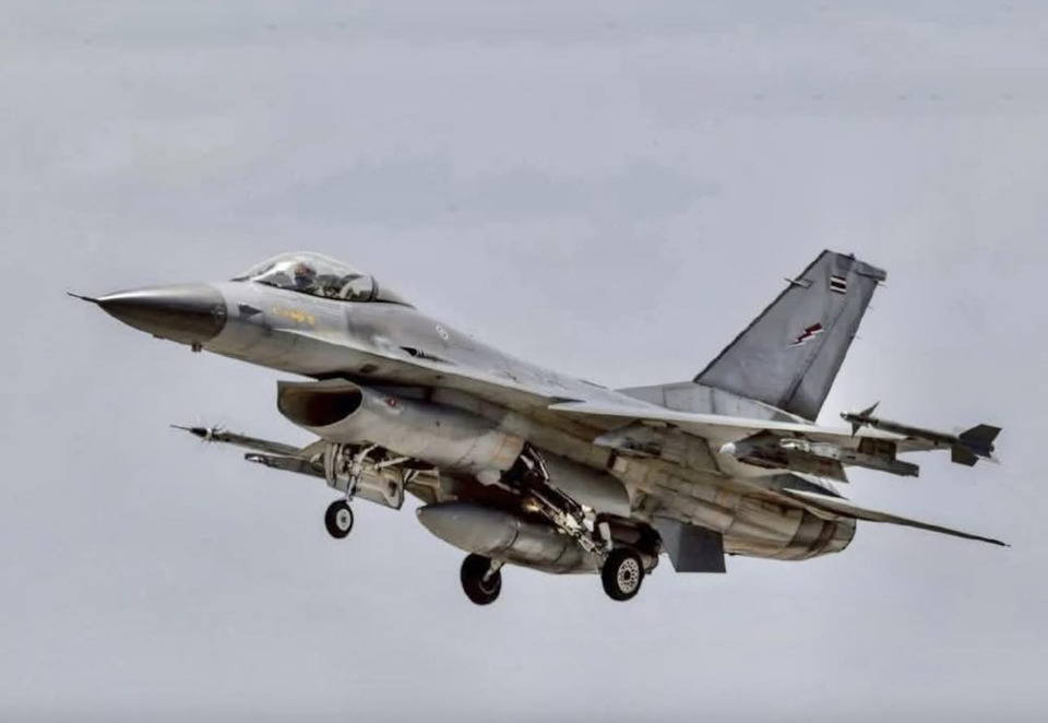 “กองทัพอากาศ” ส่ง F-16 โจมตี “กัมพูชา” ล็อกเป้า 3 พื้นที่ หลังพบเคลื่อนอาวุธหนัก–ส่อขยายปฏิบัติการ