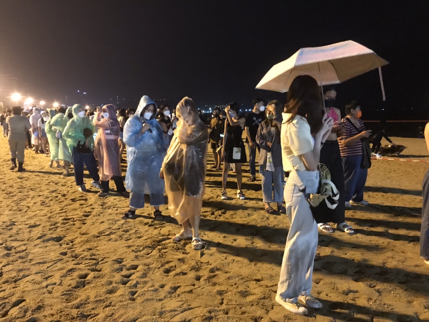 ฝนกระหน่ำชายหาดพัทยา Pattaya Music Festiva 2021 ต้องหยุดการแสดงชั่วขณะ
