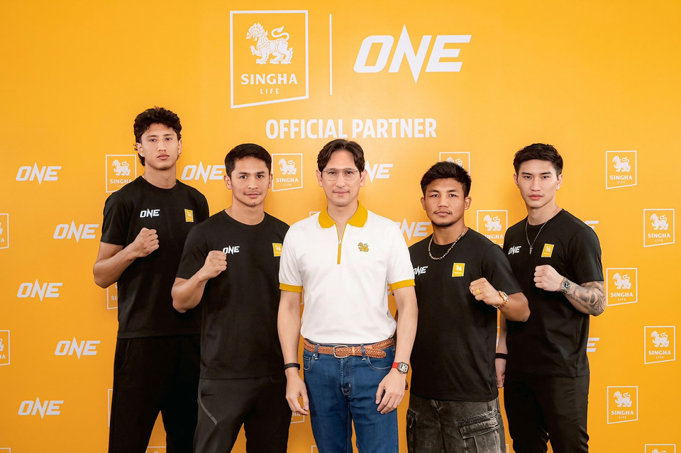 “สิงห์” ดึง 'ซุปเปอร์บอน-รถถัง-ตะวันฉาย-นาบิล' ต่อยอดกระแสมวยไทยจัด “Singha ONE Hit The Ring” พา 4 ผู้ชนะ บินลัดฟ้าเชียร์ ONE 173 ถึงญี่ปุ่น