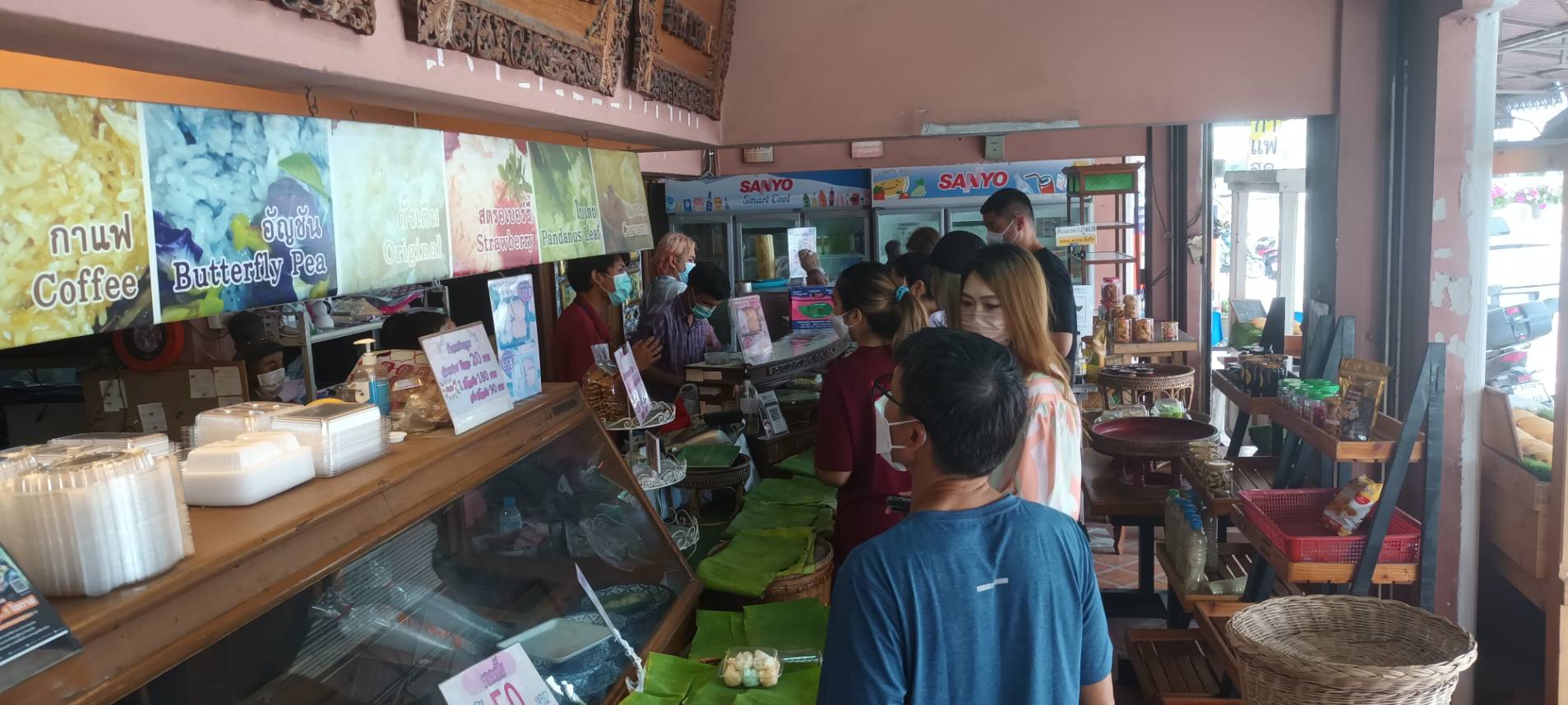 ข้าวเหนียวมะม่วงฟีเวอร์ร้านดังศรีราชายันไม่ปรับราคาขาย