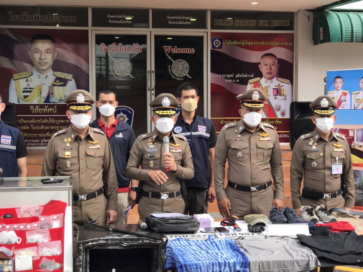  ผบช.ภ.7 แถลงรวบโจรลักทรัพย์ข้ามจังหวัด 4 ล้านกว่าบาท