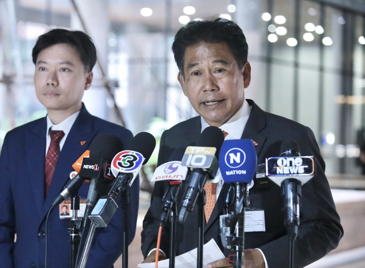 "ธีรัจชัย" วอน "นายกฯ" ในฐานะลูกตำรวจ เร่งตามตัว "บอส"  มาลงโทษ อย่านิ่งดูดาย พบเบาะแส เคยอยู่ "ฟิจิ" 