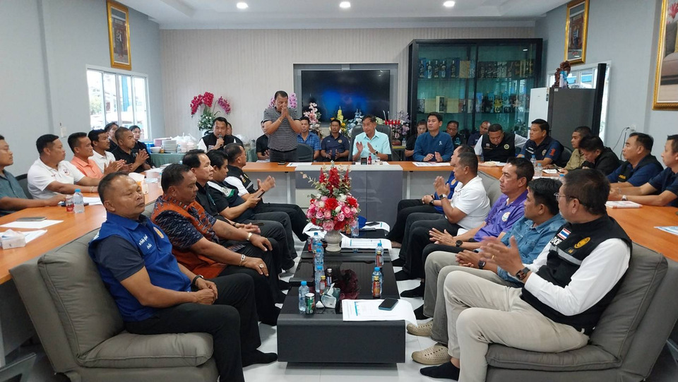 “นายกแจ๊ส” เร่งรับมือน้ำหลากปทุมธานี ลุ้นประตูระบายน้ำคลองขุดใหม่เสร็จทัน วางแผนสำรองช่วยชาวลาดหลุมแก้ว 