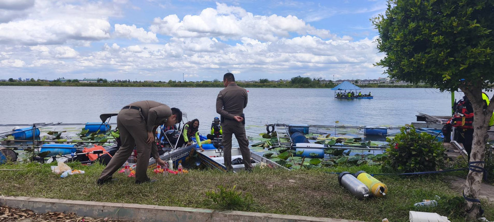 รอง ผบช.ภ.1 ลงบึงบางบัวทอง เร่งค้น “ศพเจี่ย” เรียกตำรวจน้ำ–ทัพเรือช่วย
