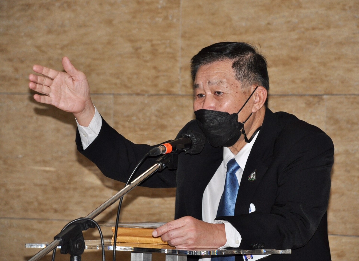  "เสรีพิศุทธ์" พร้อมรับ "ศรัณย์วุฒิ" ทุกพรรคที่มีหัวใจประชาธิปไตย ชี้ร่วม 3 พรรคสู้ศึกเลือกตั้งยังไม่ชัด