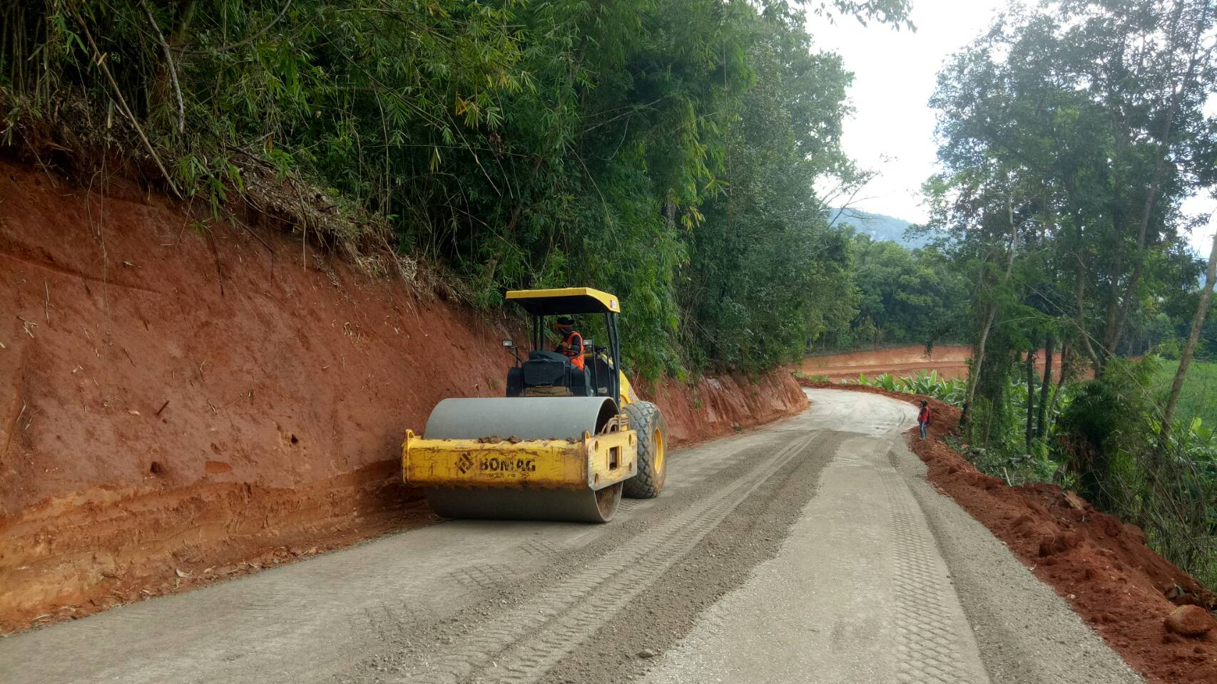ทช.เทงบเกือบ 100 ล้าน  สร้างถนนสายบ้านแม่แอบ จ.เชียงใหม่ พัฒนาโครงข่ายคมนาคม หนุนเส้นทางขนส่งการเกษตร เพิ่มความสะดวกปลอดภัยทุกฤดูกาล