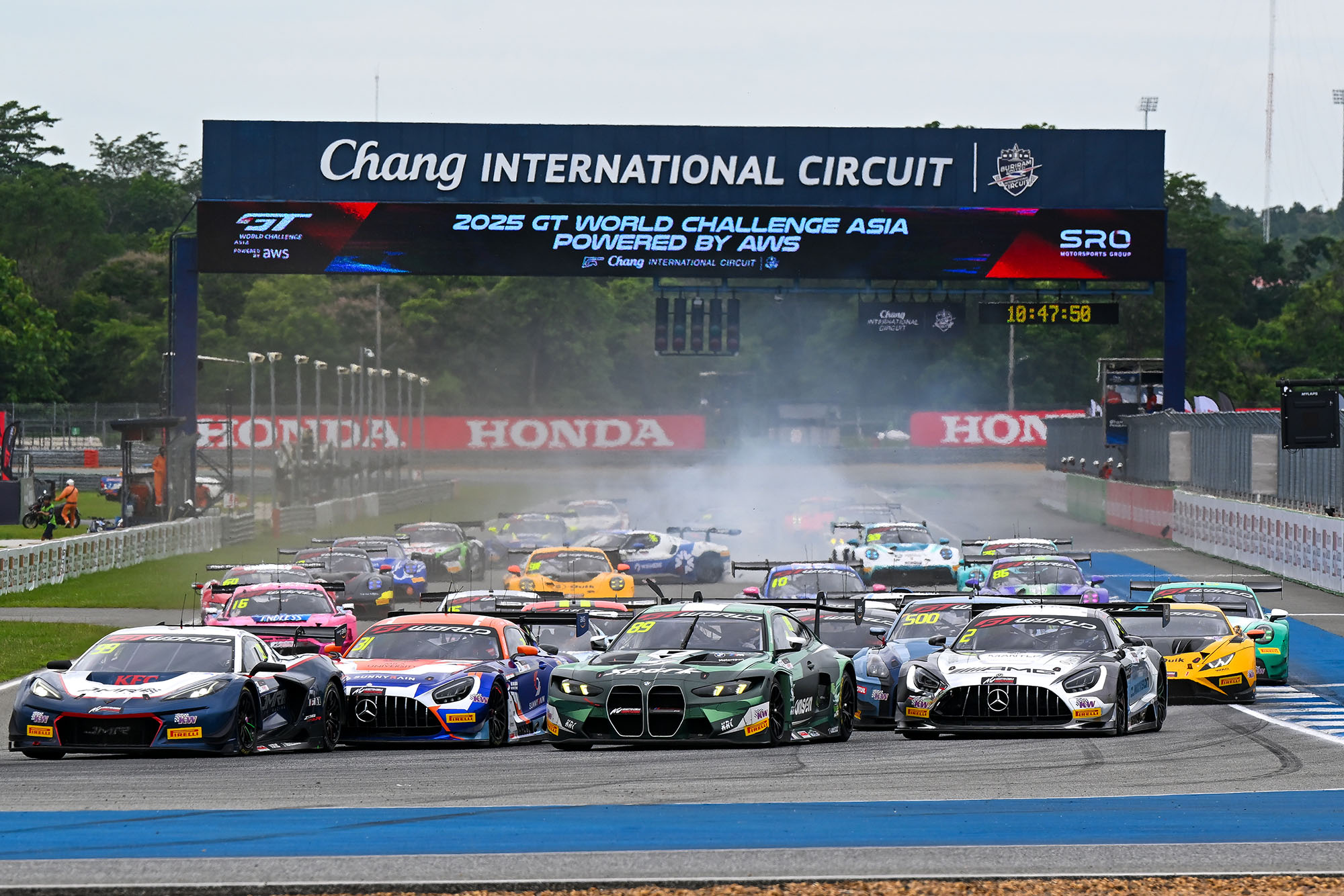 “เจ้าชายมาเลเซีย” คว้าชัย “GT World Challenge Asia” สนามช้างบุรีรัมย์