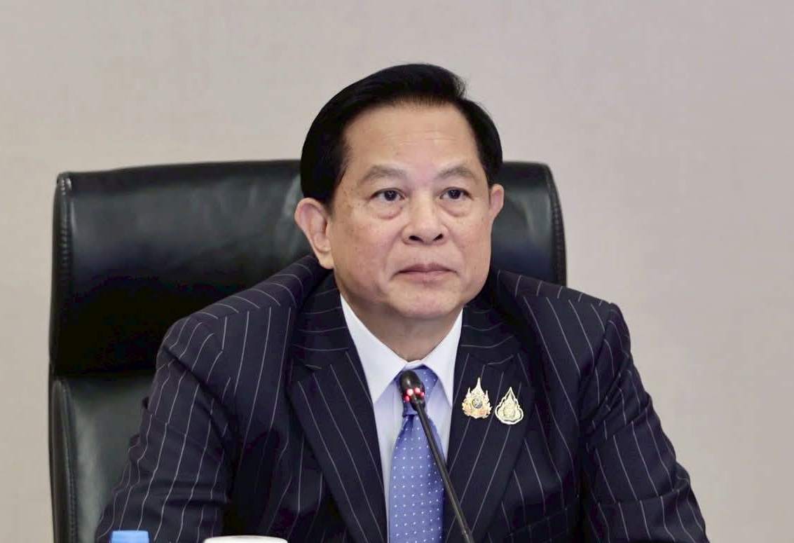 จับตา! "พีระพันธุ์" แถลงด่วน ทุ่มตรงวันนี้ เปิดทางแยก "รวมไทยสร้างชาติ"  ไปต่อหรือพอแค่นี้?