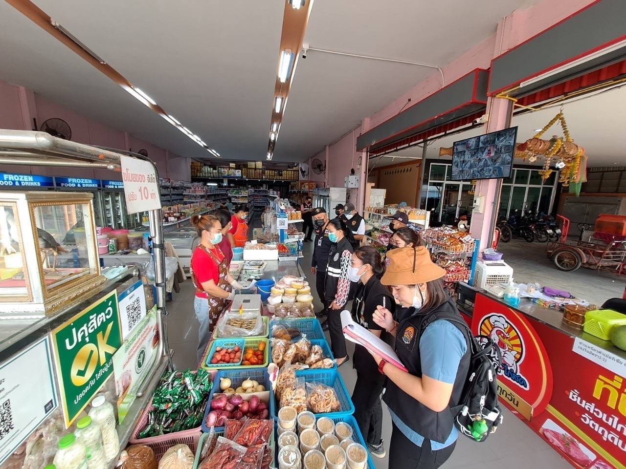 ปศุสัตว์ลพบุรีตรวจสอบเนื้อสุกรในสถานประกอบการไม่พบการปฏิบัติผิดกฏหมาย