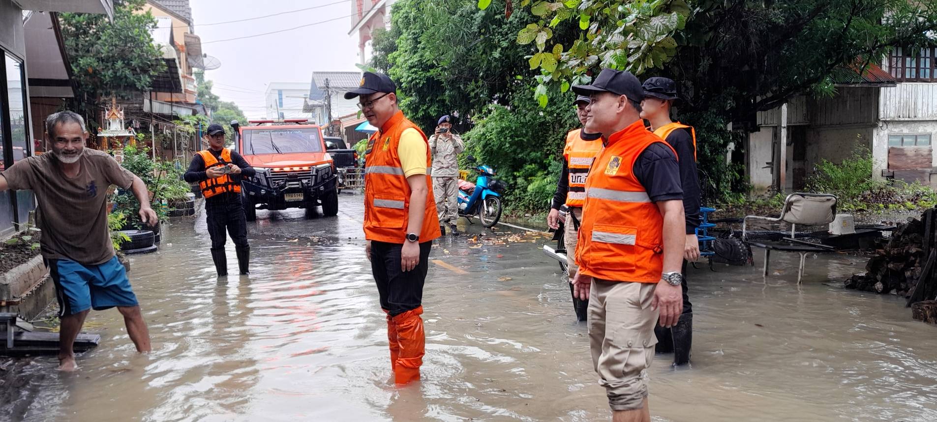 ผู้ว่าฯมุกดาหารสั่งระดมสรรพกำลังควบคุมสถานการณ์น้ำในพื้นที่ตอนในจากอิทธพลพายุซูริกอย่างใกล้ชิด 