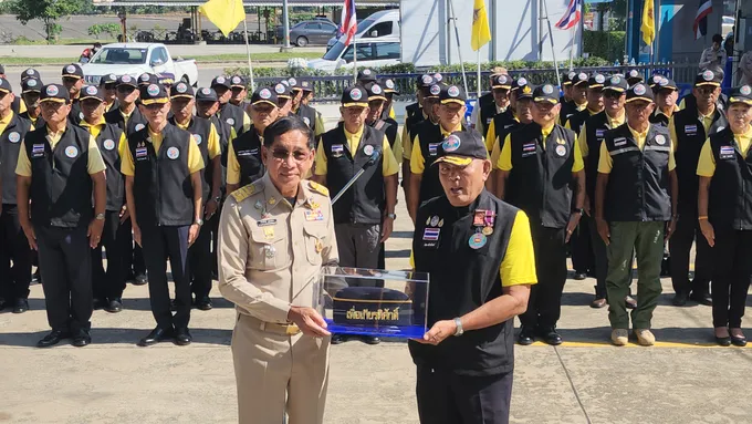ปทุมธานี ทหารผ่านศึกตบเท้าแสดงความยินดี "นายกแจ็ส" สมัยที่ 2