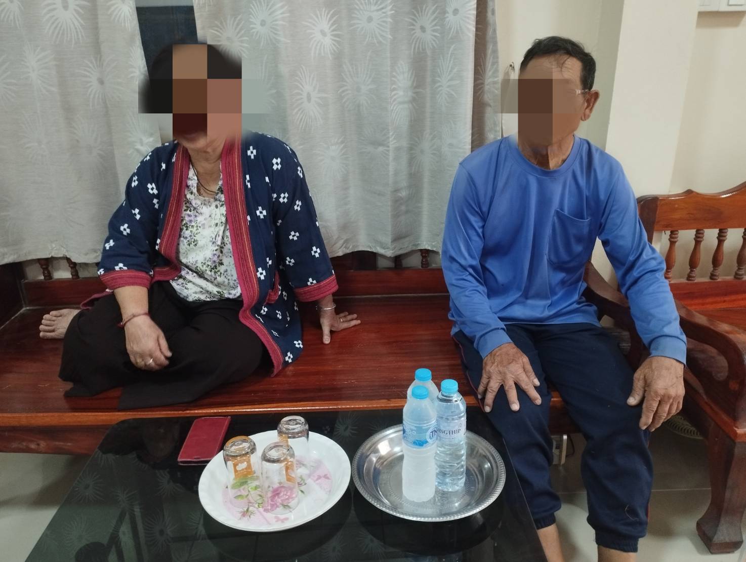 ชาวยโสธรร้องสื่อหลังถูกแก๊งคอลเซ็นเตอร์หลอกลวงสูญเงิน 2.4 ล้านบาทเพื่อเป็นอุทาหรณ์เตือนภัย 