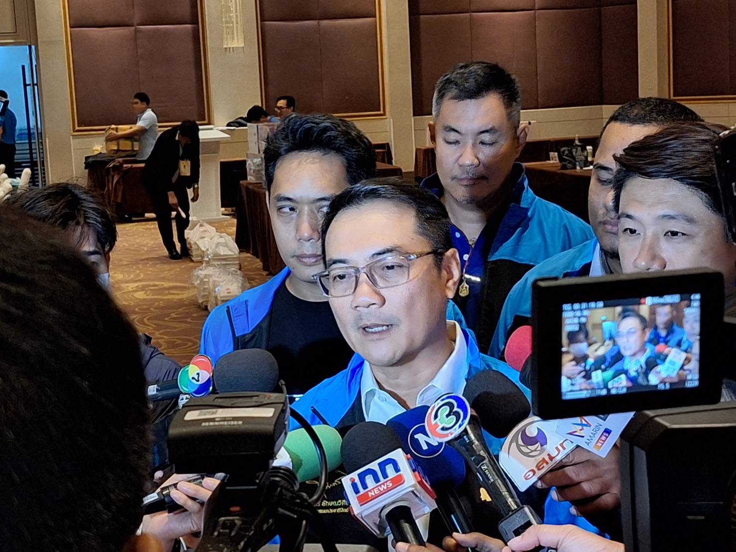 "นราพัฒน์"  ถามหาจิตสำนึก "สมาชิก" ให้รักพรรคมากกว่าตัวบุคคล อย่าหวง "ประชาธิปัตย์" ไม่ยอมส่งไม้ต่อ 
