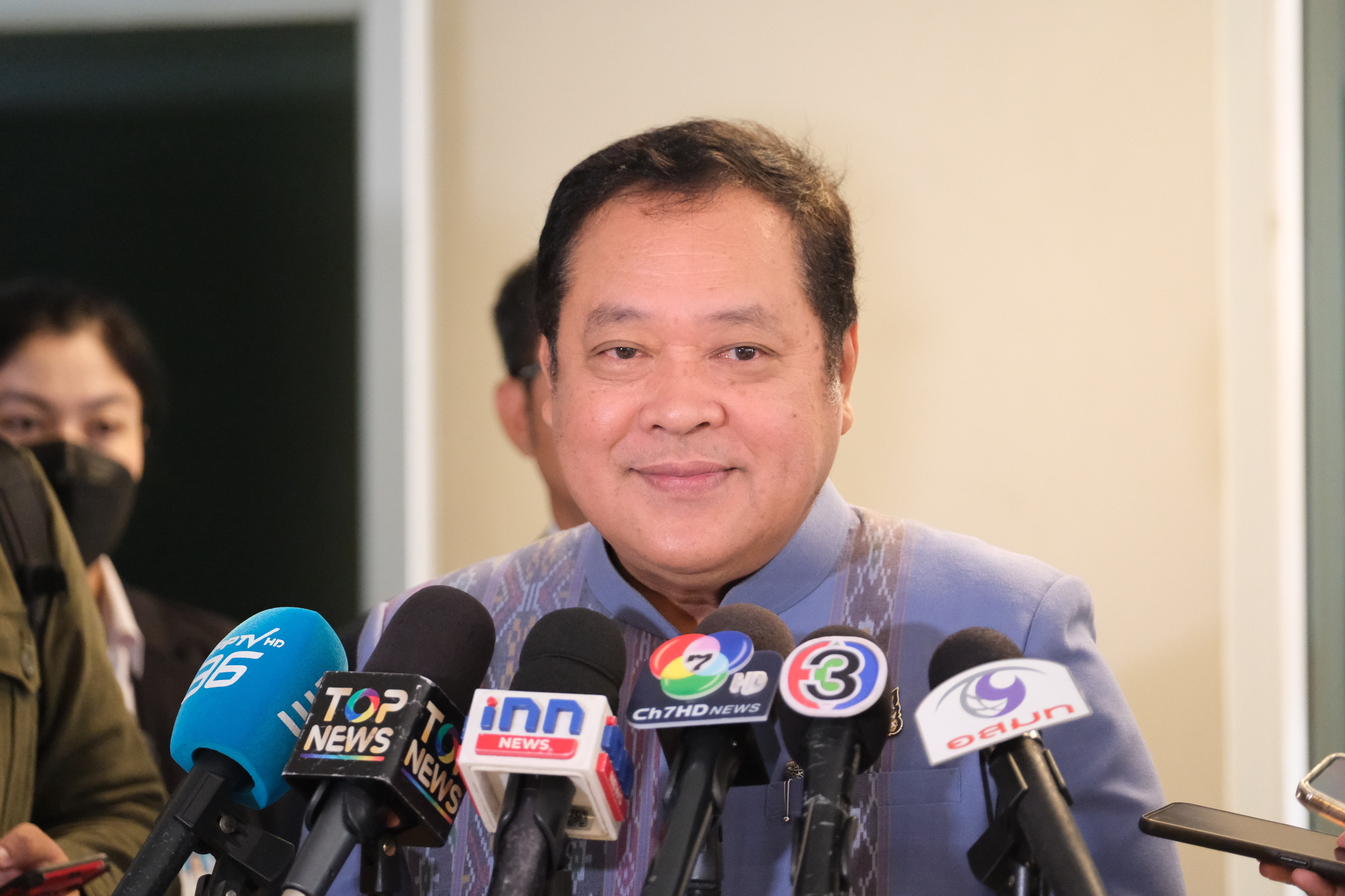 "ทวี" ลั่น "ทักษิณ" บรรยายยาเสพติดบ่ายนี้ไม่เกี่ยวการเมือง แค่แชร์ประสบการณ์ ยันไม่ซ้ำรอยฆ่าตัดตอน 