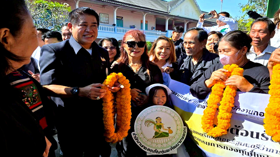 ประธาน กฟก. เปิดคลินิกเกษตรเคลื่อนที่นครปฐม ลุยรับขึ้นทะเบียนหนี้ ช่วยเกษตรกรถึงพื้นที่