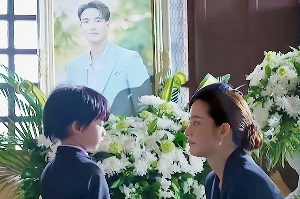 ทุบเรตติ้งนิวไฮ ! แห่สงสาร “เกรท วรินทร” ลุ้นบทสรุป “โลกหมุนรอบเธอ” 2 ตอนสุดท้าย