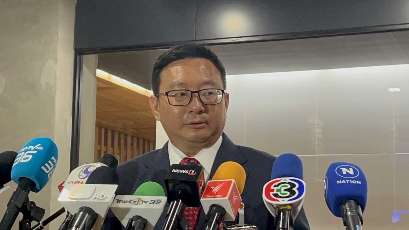"ชัยธวัช" ย้ำ 9 มิ.ย."ก้าวไกล" แถลงสู้คดียุบพรรค เชื่อไม่กระทบศาลรธน. ลั่นไม่จับมือ "เพื่อไทย" หากสถานการณ์พลิก
