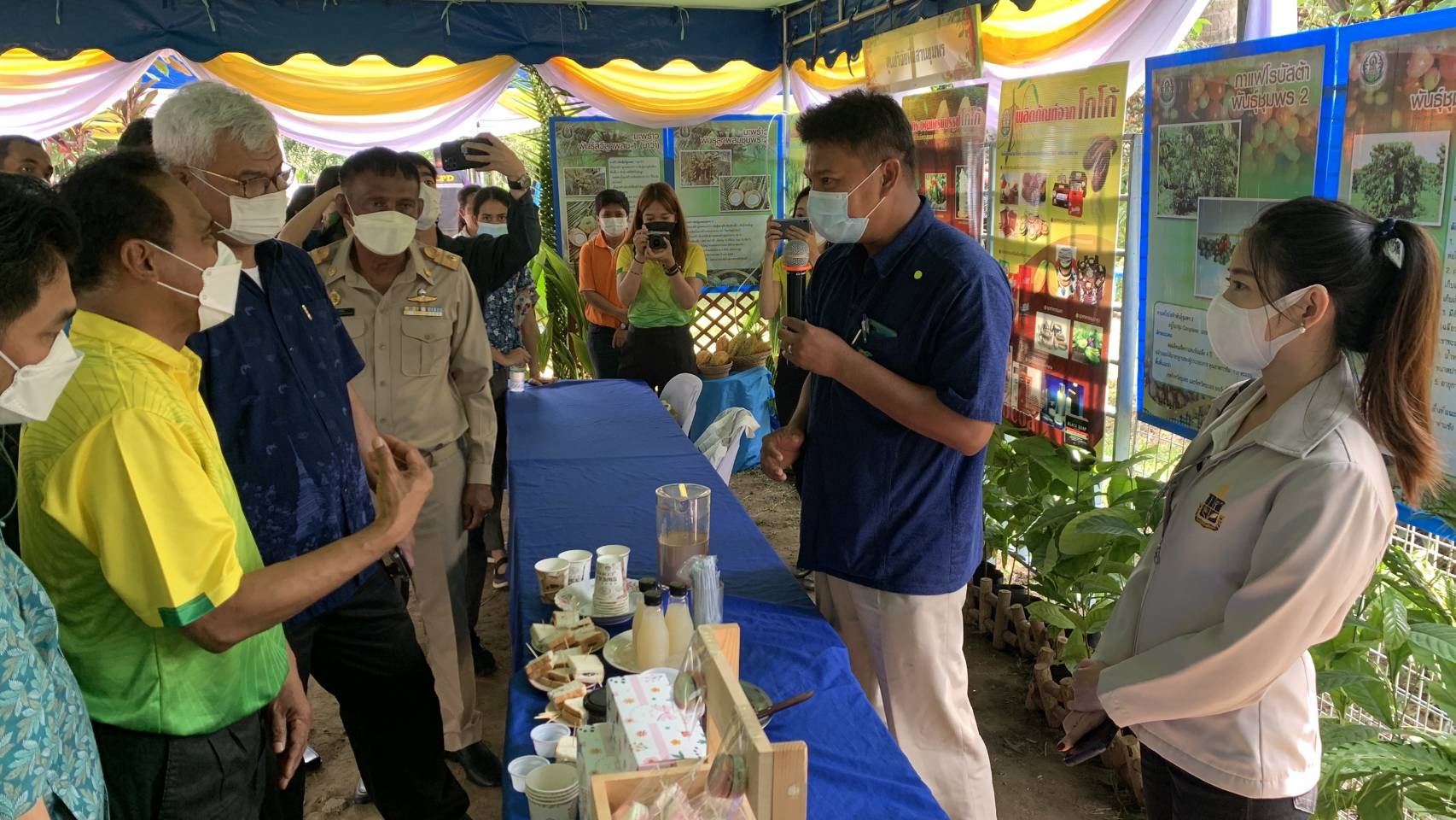 เครือข่ายวิถีเกษตรธรรมชาติประจวบฯจับมือม.ราชภัฏเพชรบุรี  เปิดแปลงสาธิตต้นแบบการปลูกโกโก้ครบวงจร