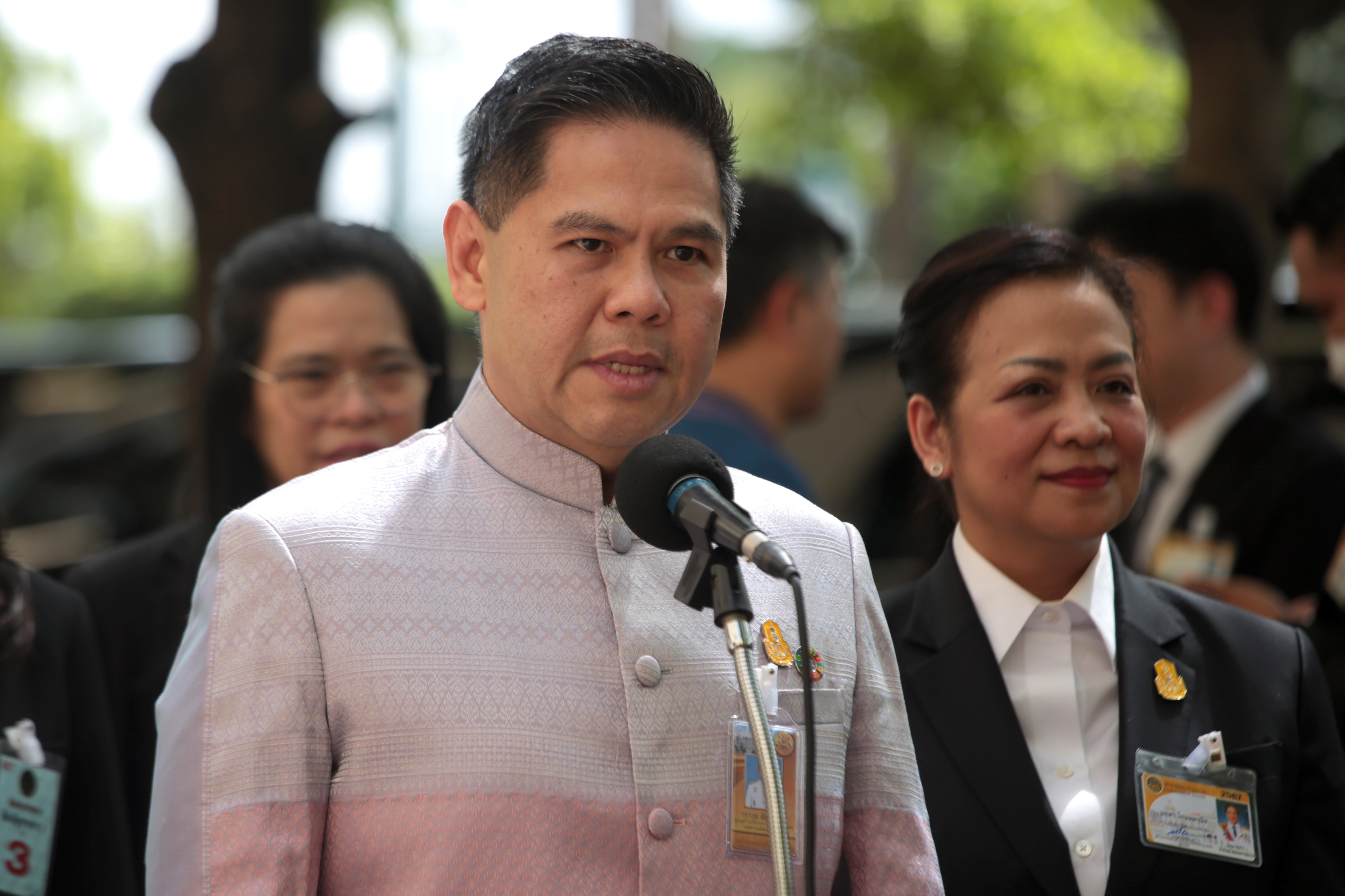 "วราวุธ" มองผลโพลรัฐบาลทำงาน 6 เดือน ย้ำ "นายกฯ-ครม." ทำงานเต็มที่