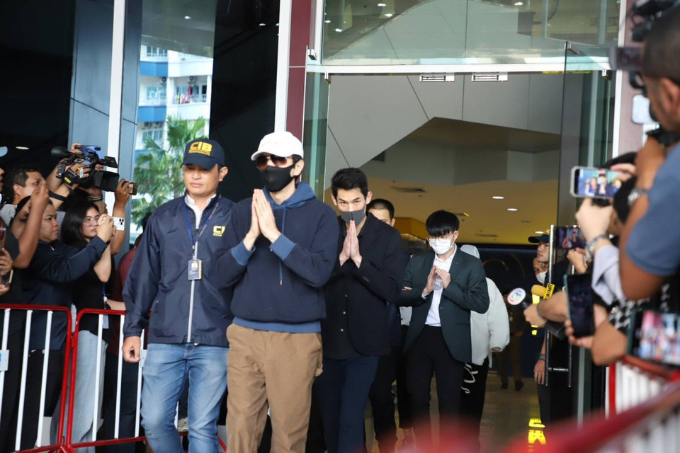 เหยื่อดิไอคอนฯ ยื่นศาลแพ่ง ฟ้องเรียกค่าเสียหาย 6 พันล้านบาท นัดพิจารณา 8 ธ.ค.นี้