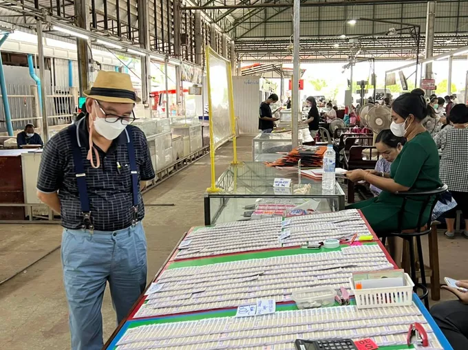'สมชัย' ชี้รัฐบาลขายสลากออนไลน์เอาหน้า ทำผู้ค้ารายย่อยเดือดร้อน
