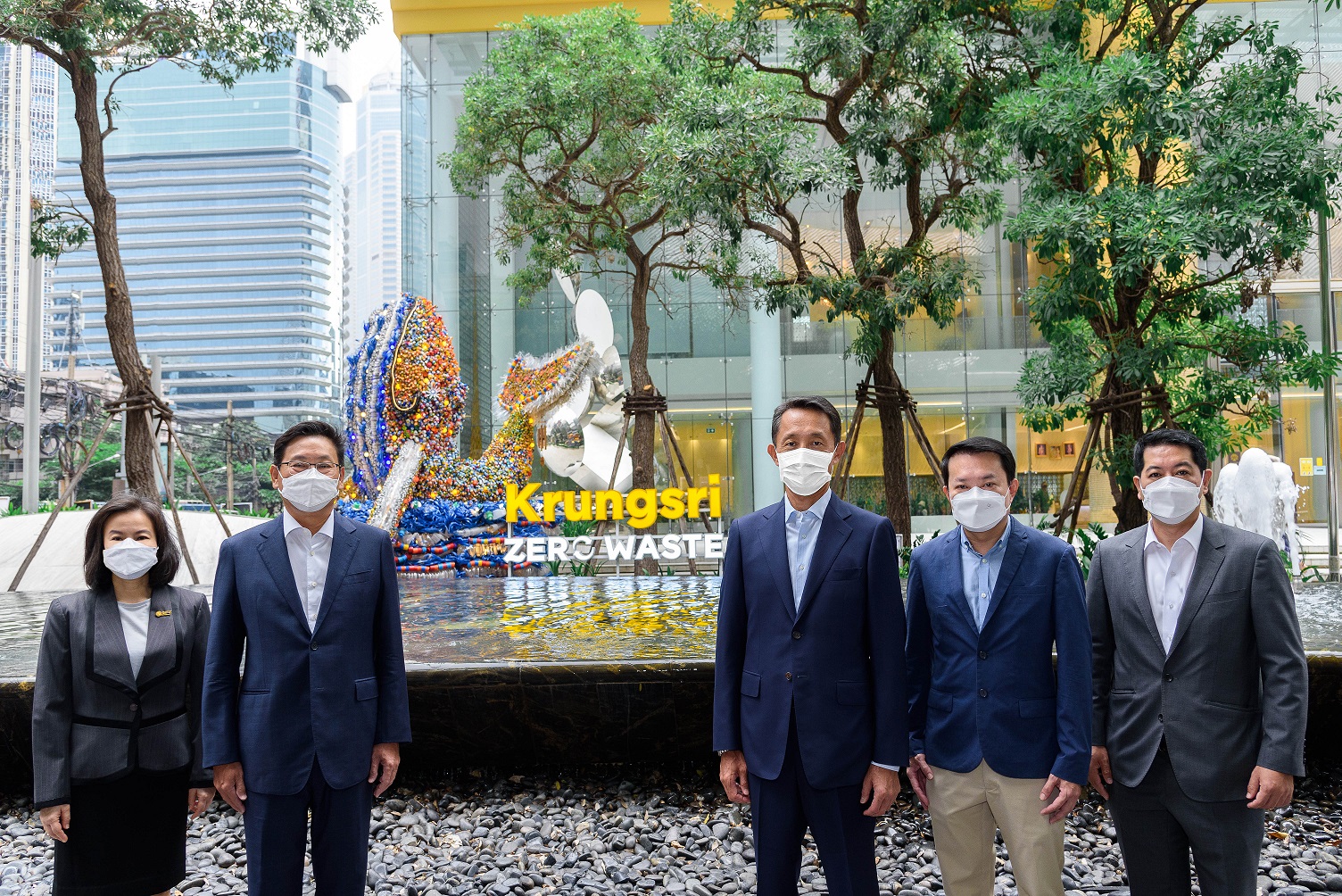 ตลาดหลักทรัพย์ฯร่วมกับธนาคารกรุงศรีเปิดตัวประติมากรรม ‘วาฬ’ ต่อยอดโครงการ ‘Care the Whale’