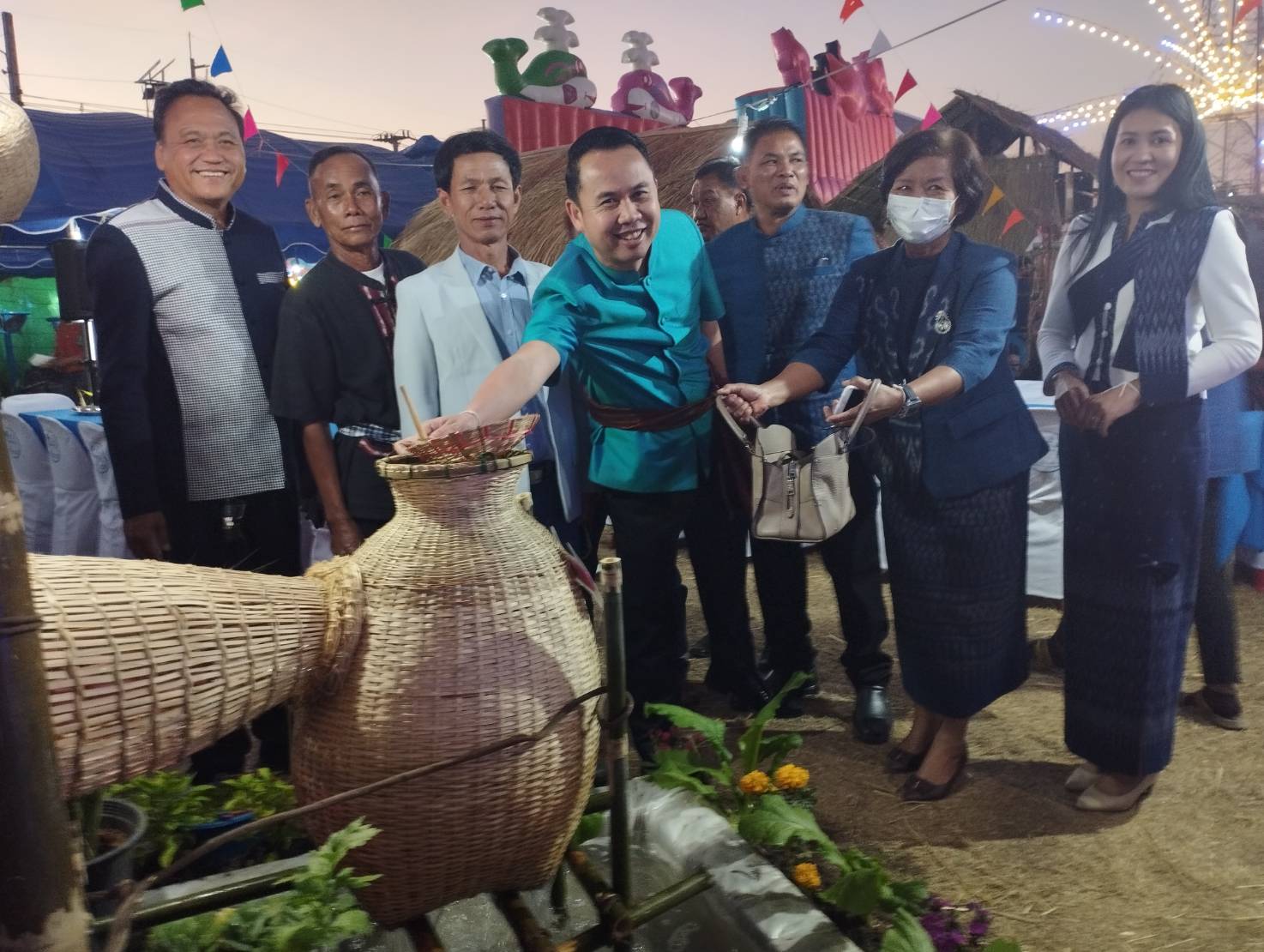 นายกอบจ.ยโสธรร่วมสืบสานงานประเพณีบุญคูณลานอำเภอเลิงนกทา