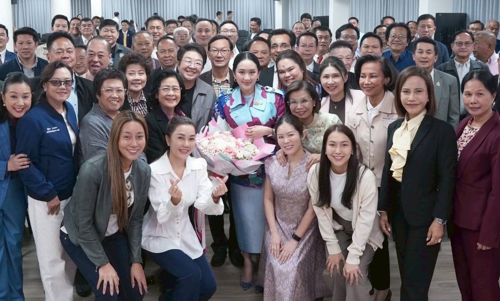 “อุ๊งอิ๊งค์” ร่วมประชุมเพื่อไทย ลั่นไม่หวั่นแรงเสียดทาน ขอต่อสู้เต็มที่เพื่อคืนความชอบธรรม ประกาศพร้อมลุยทุกนโยบายผ่าน ครม.ชุดใหม่