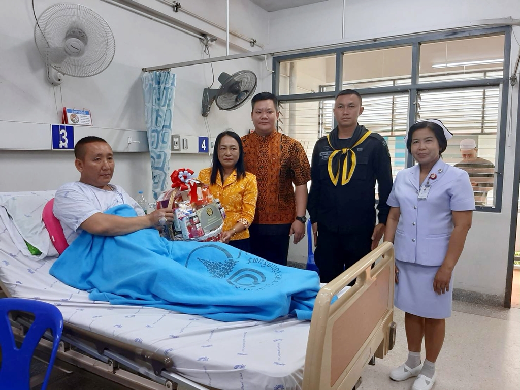 ผู้แทน ศอ.บต. เยี่ยมให้กำลังใจผู้ได้รับบาดเจ็บจากเหตุ ลอบวางระเบิดทหารพรานพื้นที่บ้านกูจิงลือปะ
