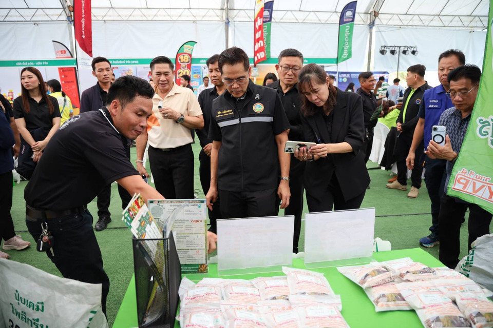 กาญจนบุรีจัดงาน “ธงเขียวราคาประหยัดพลัส” ลดค่าปุ๋ยช่วยเกษตรกร สูงสุด 2,100 บาทต่อครัวเรือน