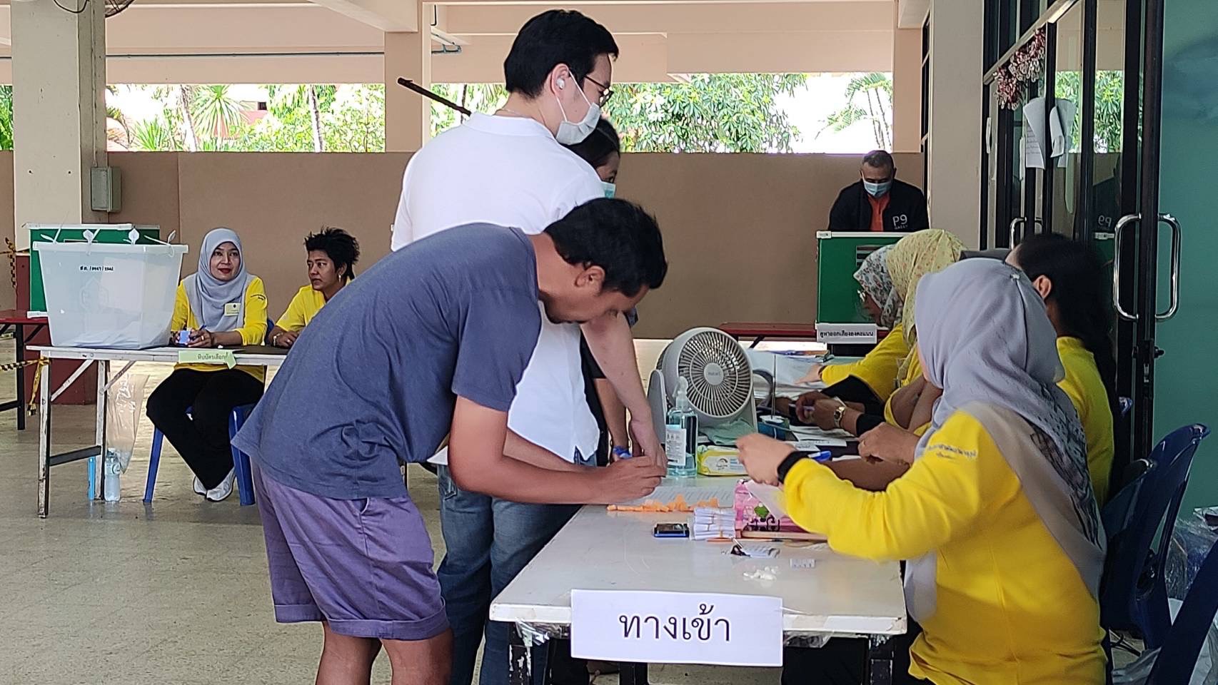 สตูลคึกคักเลือกตั้งล่วงหน้า ผู้มีสิทธิ์ยืนยันเลือกตามนโยบายที่ปฏิบัติได้จริง ไม่เน้นนโยบายขายฝัน