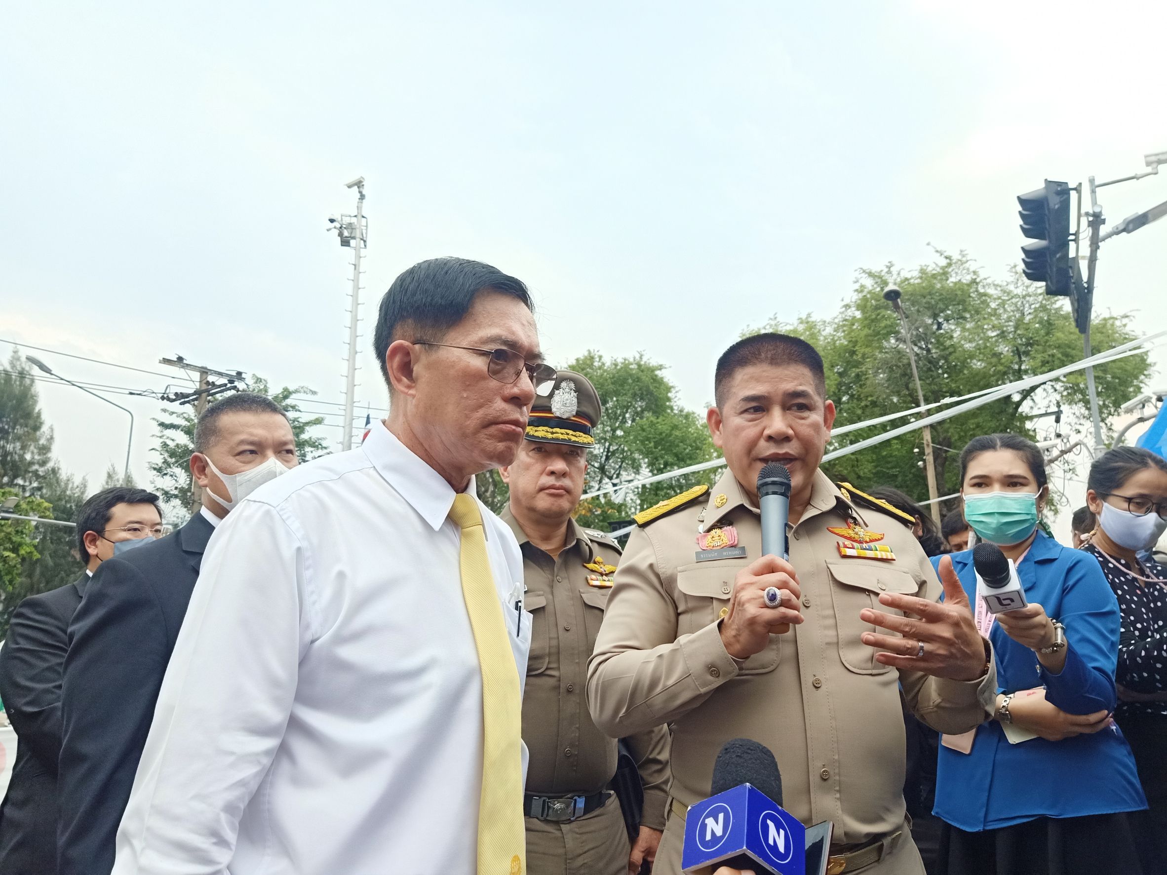 ถอยคนละก้าว! "ม็อบจะนะ" ยอมเปิดถนนพิษณุโลก หลัง “ธรรมนัส” รับปากหยุดโครงการนิคมจะนะ 