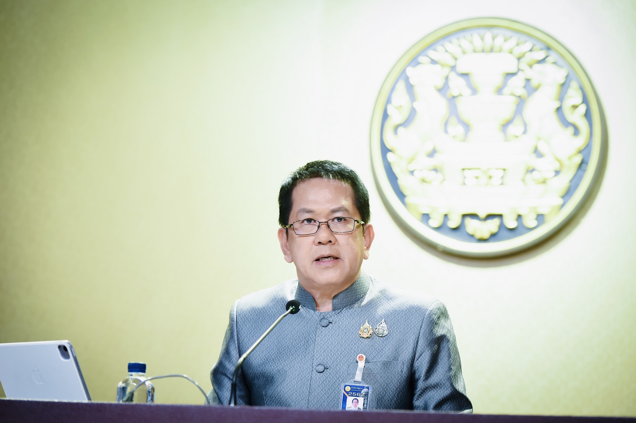 "รัฐบาล" เตรียมนำสื่อโลกลงพื้นที่กองกำลังสุรนารี  ส่วน "ไมเคิล" จบข่าว แค่ล็อบบี้ยิสต์ รับงานอวยเขมร ไม่ต้องมาเหยียบแผ่นดินไทย