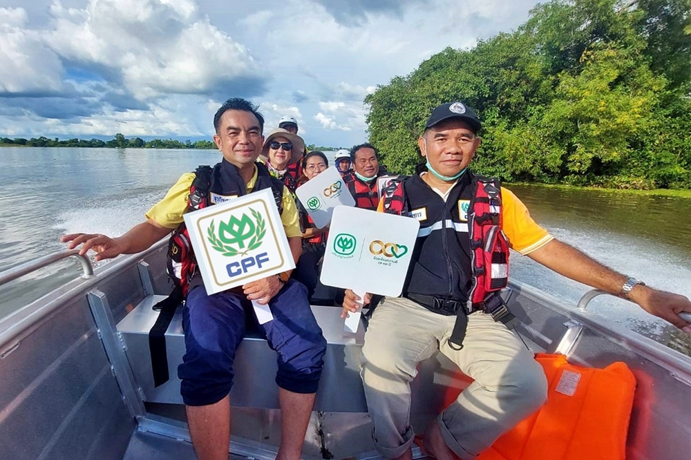 CPF เดินหน้าส่งอาหารจากใจ สู้ภัยน้ำท่วม...มอบเสบียงถึงมือประชาชน 23 จังหวัด