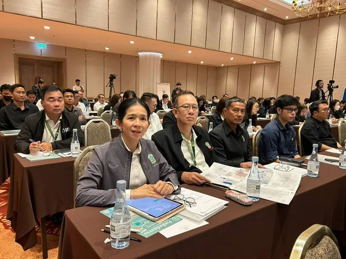 ร่วมประชุมเพื่อสร้างความเข้าใจ