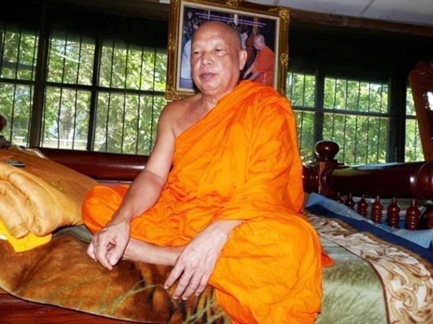 คณะศิษย์อดีตเจ้าอาวาสวัดบางคลาน ร่วมทำบุญครบ 1 ปีที่มรณภาพ พร้อมทำพิธีเผาพริกเผาเกลือแช่งเจ้าคณะจังหวัด-บริวารกลันแกล้งปลดจากตำแหน่ง