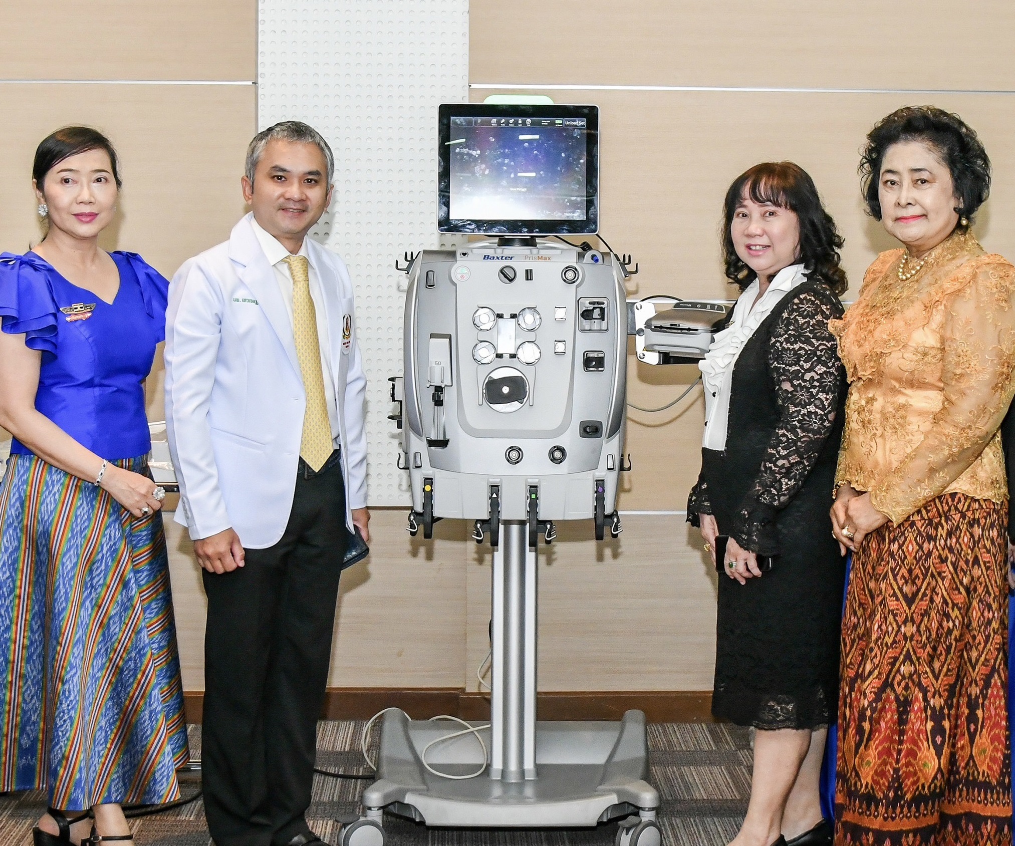 ที่ปรึกษากรรมาธิการความมั่นคงแห่งรัฐ ร่วมในงานส่งมอบเครื่องมือแพทย์กลุ่มบริจาคเส้นทางบุญ ”