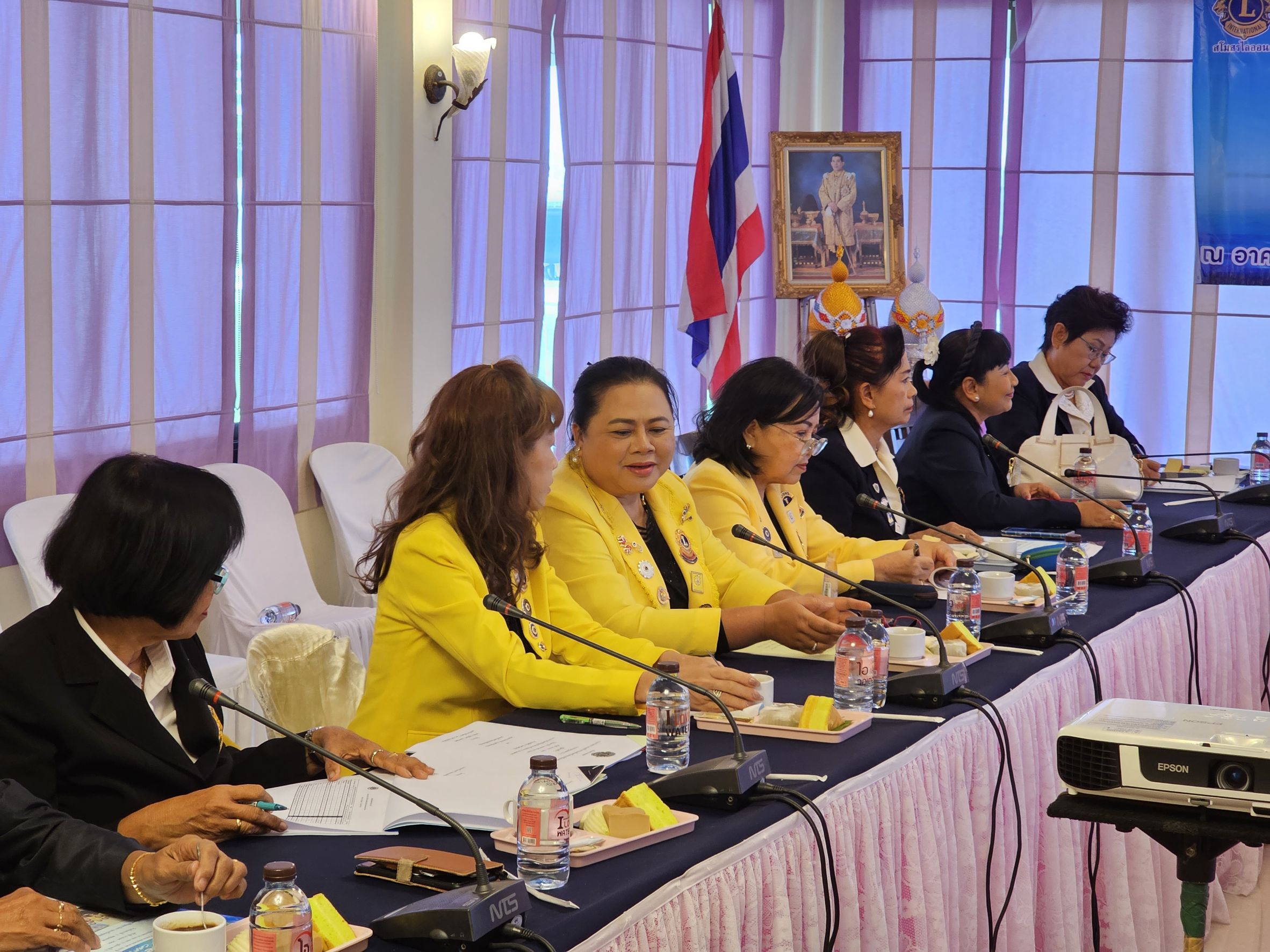 สโมสรไลออนส์สากล ภาค 310 ซี เขต 10 และเขต 11 ภูมิภาคที่ 5 ร่วมประชุมและรายงานสถานะและกิจกรรมของสโมสรฯ 