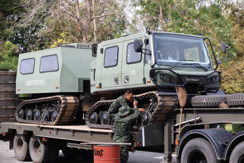 กองทัพบกเสริมยุทโธปกรณ์ รถสายพานเอนกประสงค์ “Extreme V” ลุยช่วยน้ำท่วมหนักหาดใหญ่