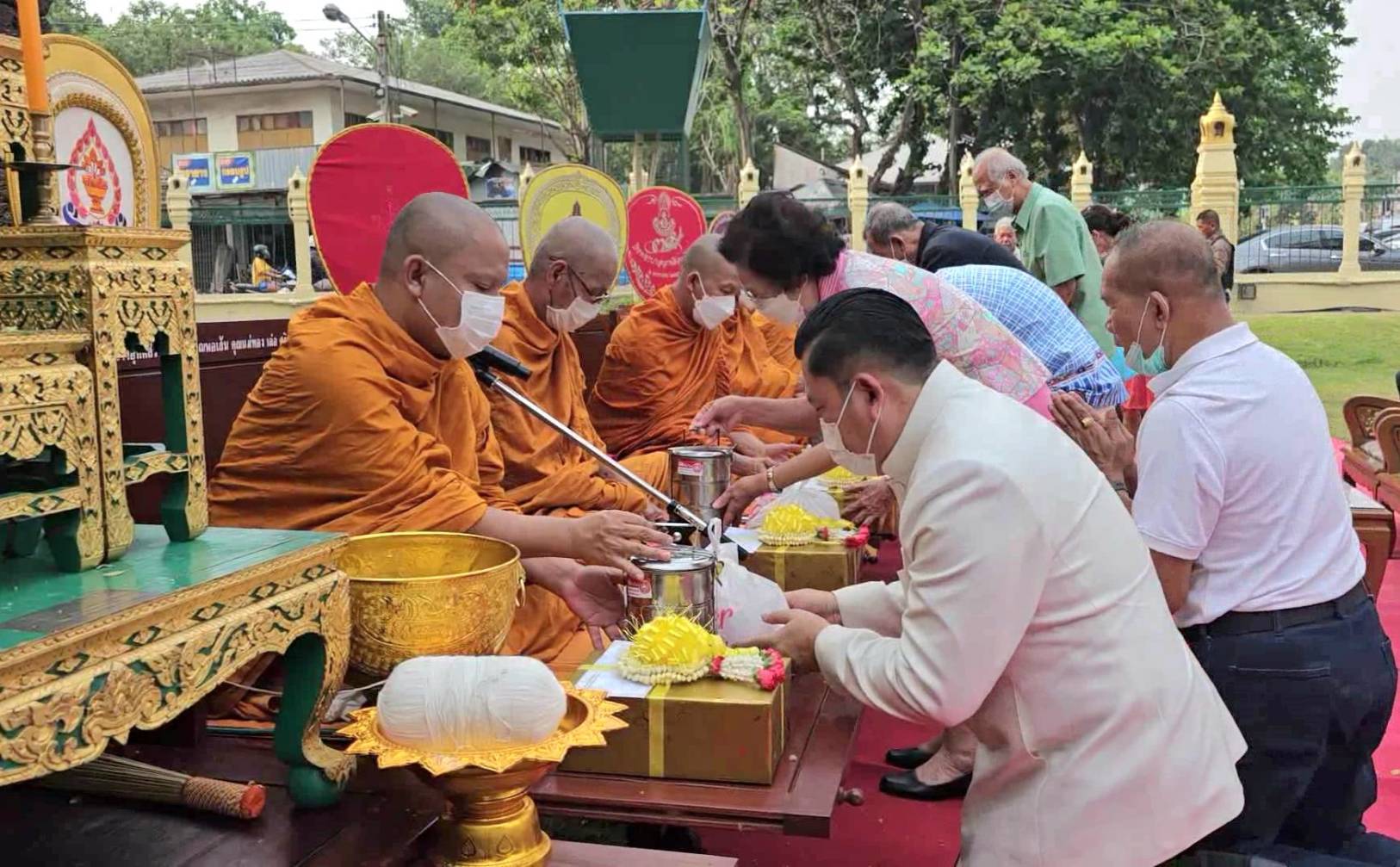 เริ่มแล้ว!!"สงกรานต์ลพบุรี"ทำบุญใหญ่อัญเชิญรูปหล่อองค์เจ้าพ่อพระกาฬให้ประชาชนได้สรงน้ำ