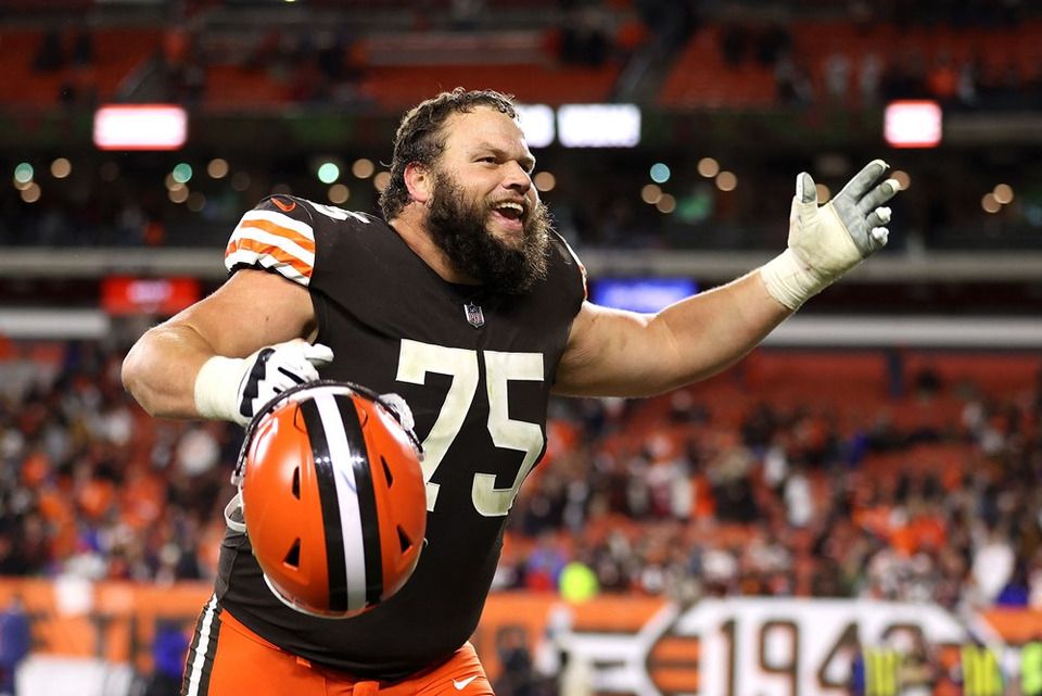 ปิดฉาก 12 ปี! "โจเอล บีโตนิโอ" ประกาศรีไทร์ NFL กับ "คลีฟแลนด์ บราวน์ส"